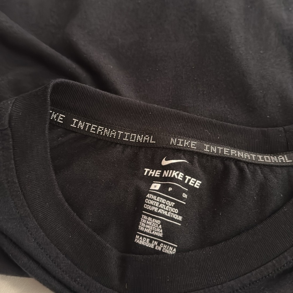 Nike Women’s International Crop Graphic T Shirt Size Small - Picture 4 of 5